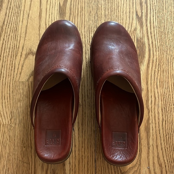 Frye Burgundy Clara Campus Leather Clogs with Studded Accents - Picture 3 of 9